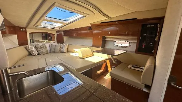 Slide: The Image of Sea Ray 310 Sundancer 2013 - 11
