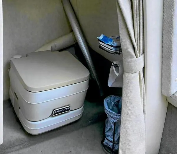Slide: The Image of Sea Ray 215 Weekender 2007 - 9