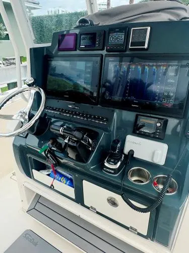 Slide: The Image of Cobia 301 Seakeeper 2019 - 11