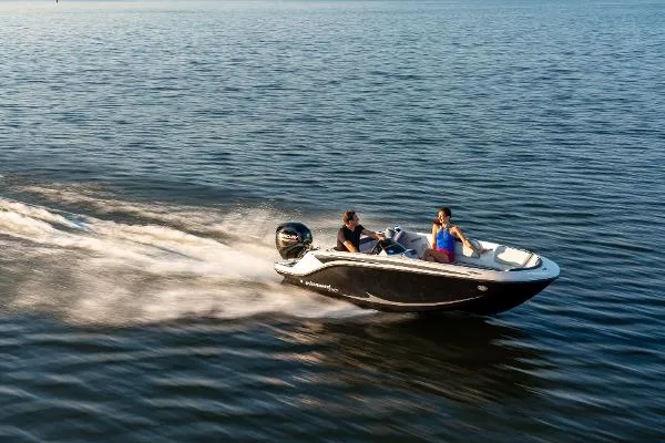 Slide: The Image of Bayliner M15 2023 - 9