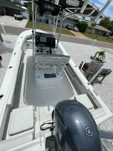 Slide: The Image of Parker Marine 2100SE 2022 - 3