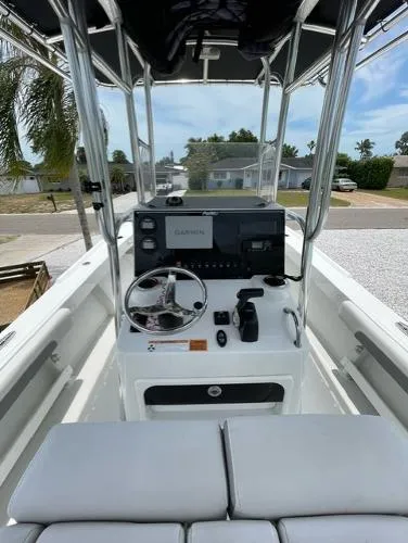 Slide: The Image of Parker Marine 2100SE 2022 - 4