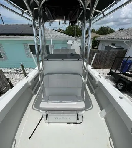 Slide: The Image of Parker Marine 2100SE 2022 - 6
