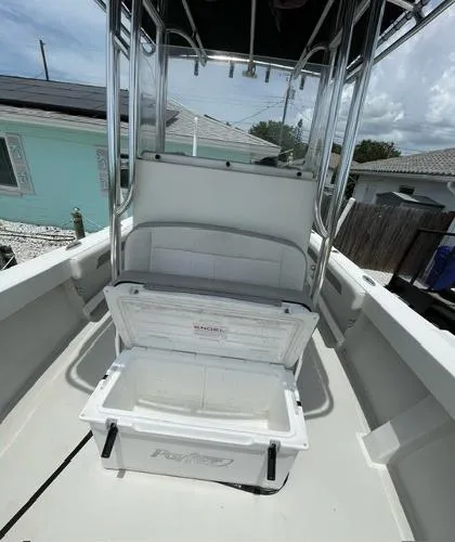 Slide: The Image of Parker Marine 2100SE 2022 - 7