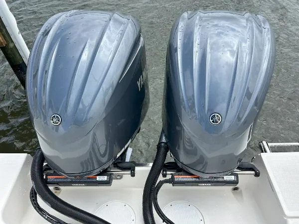 Slide: The Image of Sailfish 290 CC 2023 - 3