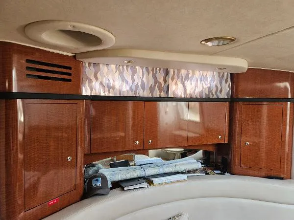 Slide: The Image of Sea Ray 320 Sundancer 2002 - 8