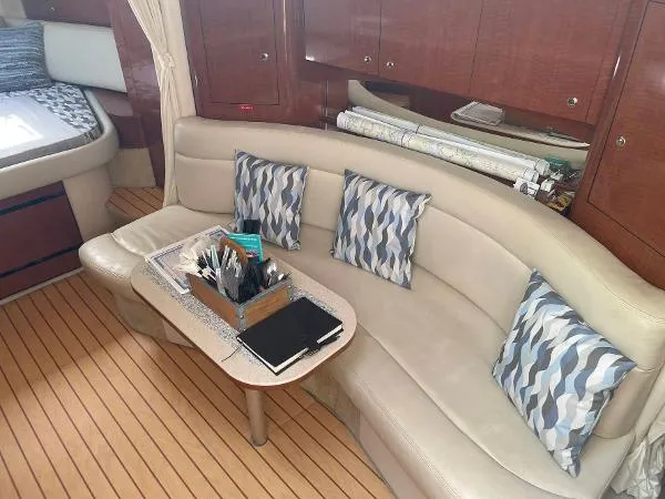 Slide: The Image of Sea Ray 320 Sundancer 2002 - 9