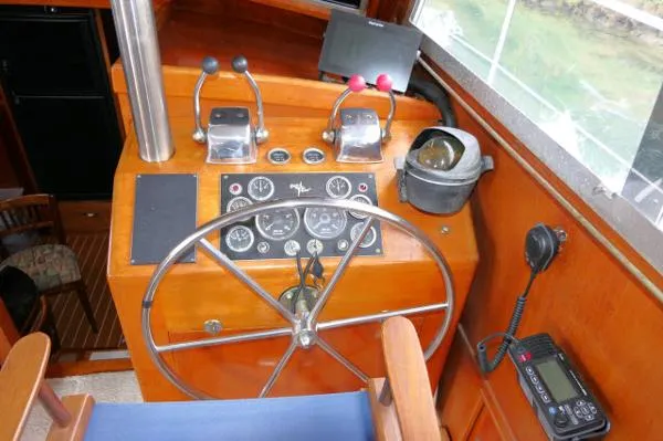 Slide: The Image of Gulfstar Aft Cabin Sundeck Trawler 1975 - 7