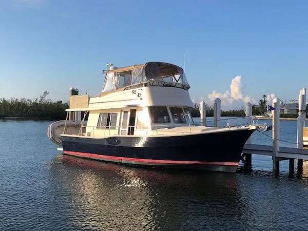 Slide: The Image of Mainship 400 Trawler 2004 - 0