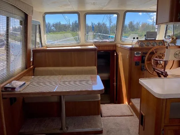 Slide: The Image of Mainship 400 Trawler 2004 - 4