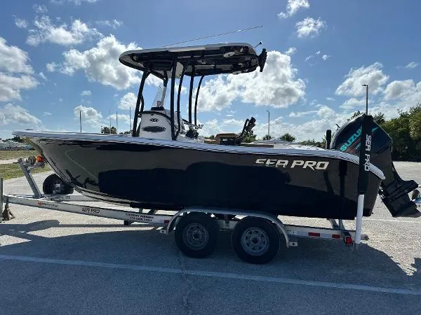 Slide: The Image of Sea Pro 219 Center Console 2018 - 2