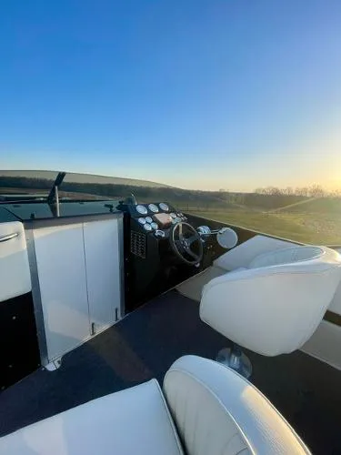 Slide: The Image of Wellcraft 30 Scarab Sport 1984 - 4