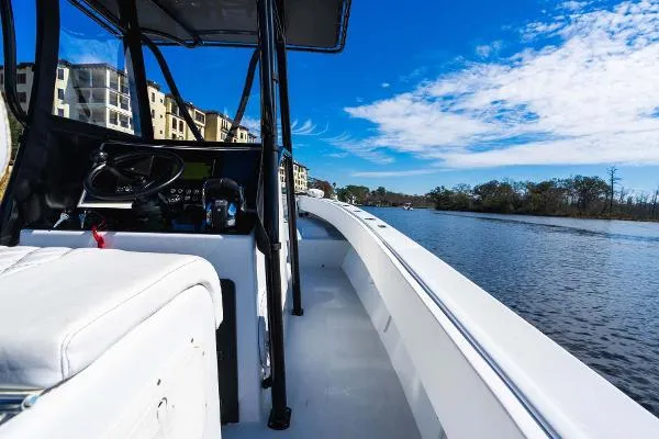 Slide: The Image of Privateer 28 Center Console 2001 - 10