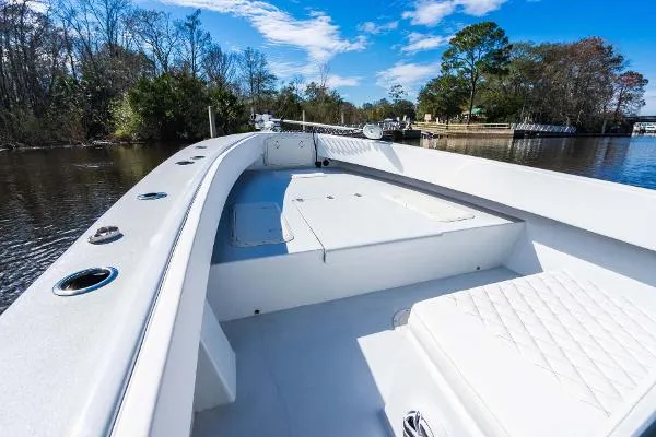 Slide: The Image of Privateer 28 Center Console 2001 - 3