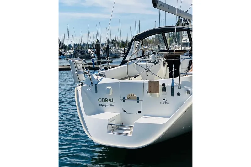 Slide: The Image of 1998 Beneteau 381 sailboat docked in Olympia, WA marina. - 7