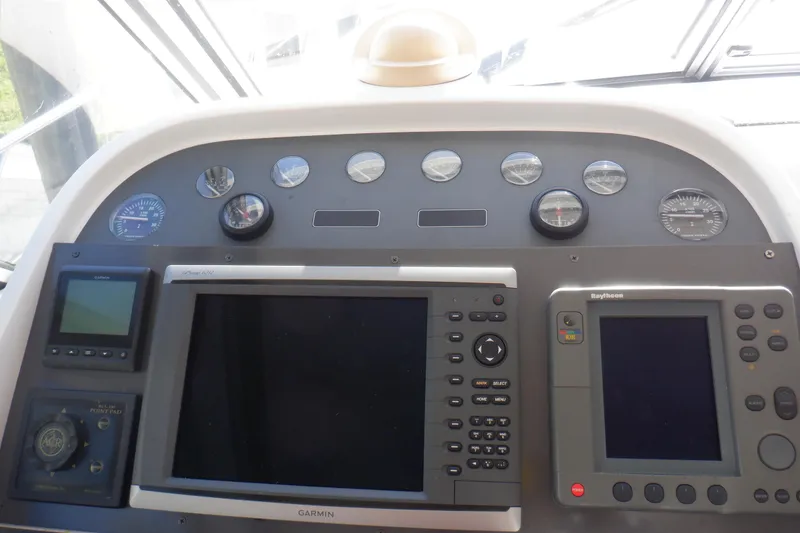 Slide: The Image of 2001 Linssen DS 45 yacht cruising on sunny waters, side view. - 25