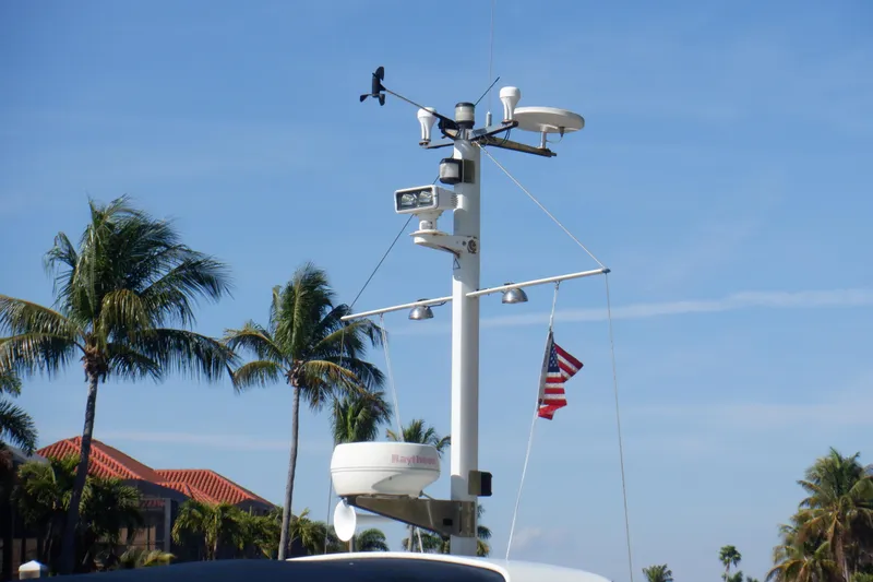 Slide: The Image of 2001 Linssen DS 45 yacht cruising on calm blue waters. - 3