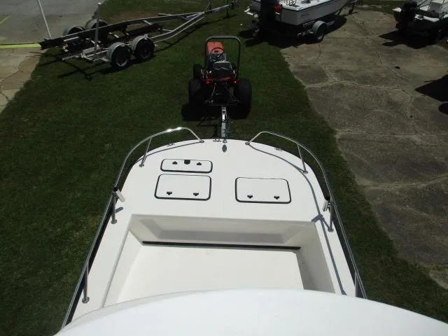 Slide: The Image of Top view of 2002 Everglades 250 Center Console boat. - 48