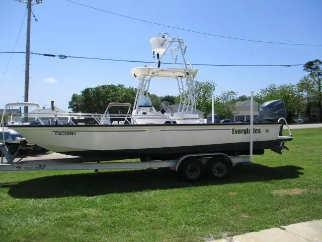 Slide: The Image of 2002 Everglades 250 Center Console boat on trailer. - 7