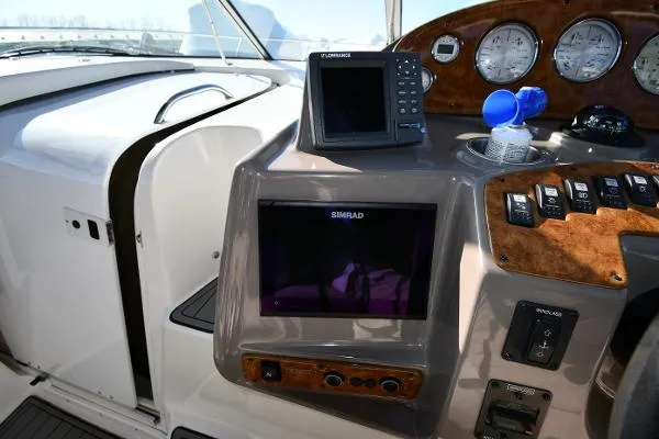 Slide: The Image of Rinker 342 Express Cruiser 2007 - 8