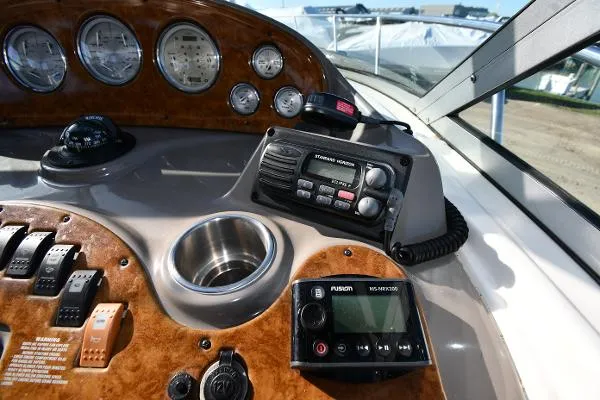 Slide: The Image of Rinker 342 Express Cruiser 2007 - 9