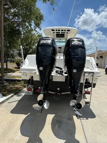 Slide: The Image of Boston Whaler 250 Outrage 2018 - 5