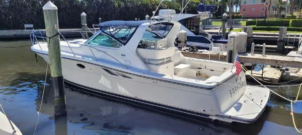 Slide: The Image of Tiara 3500 Open 2000 - 0