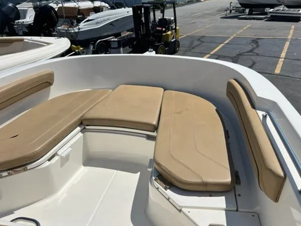 Slide: The Image of Bayliner Trophy T22CC 2021 - 4