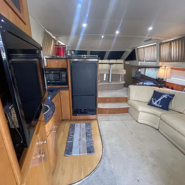 Slide: The Image of Carver Yachts 410 Sport Sedan 2002 - 11