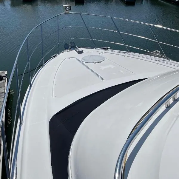 Slide: The Image of Carver Yachts 410 Sport Sedan 2002 - 3