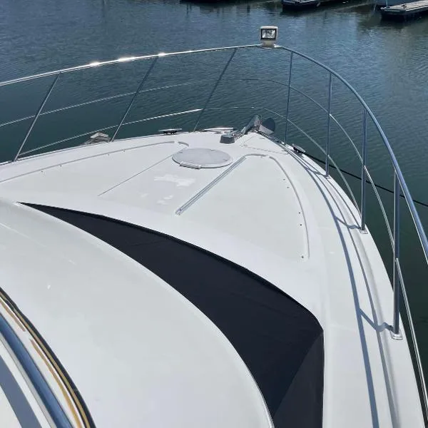 Slide: The Image of Carver Yachts 410 Sport Sedan 2002 - 5