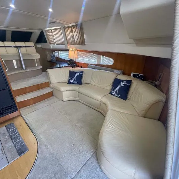 Slide: The Image of Carver Yachts 410 Sport Sedan 2002 - 9