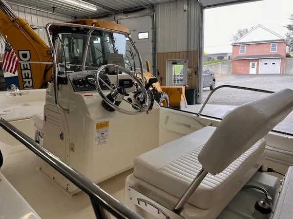 Slide: The Image of Boston Whaler 150 Montauk 2014 - 4