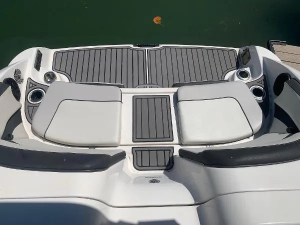 Slide: The Image of Yamaha 242 Limited S E-Series 2018 - 11
