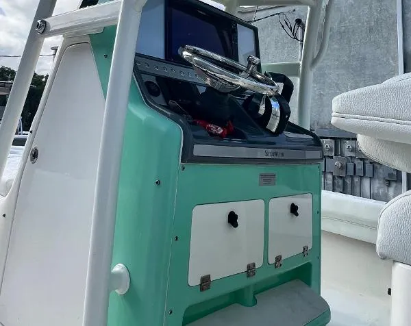 Slide: The Image of Shearwater 270 Carolina Flare 2019 - 7