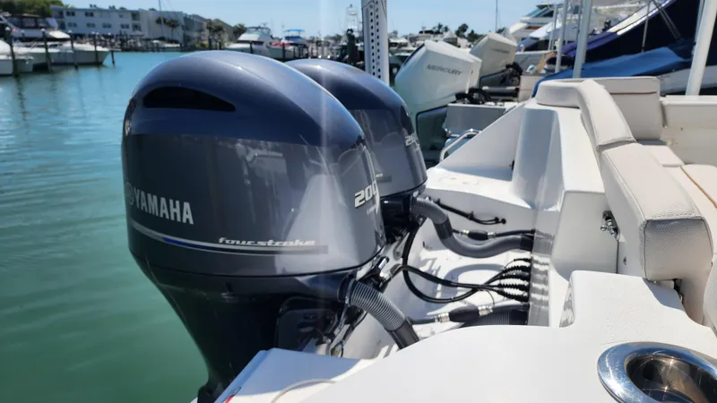Slide: The Image of Sea Hunt Ultra 275se 2020 - 1