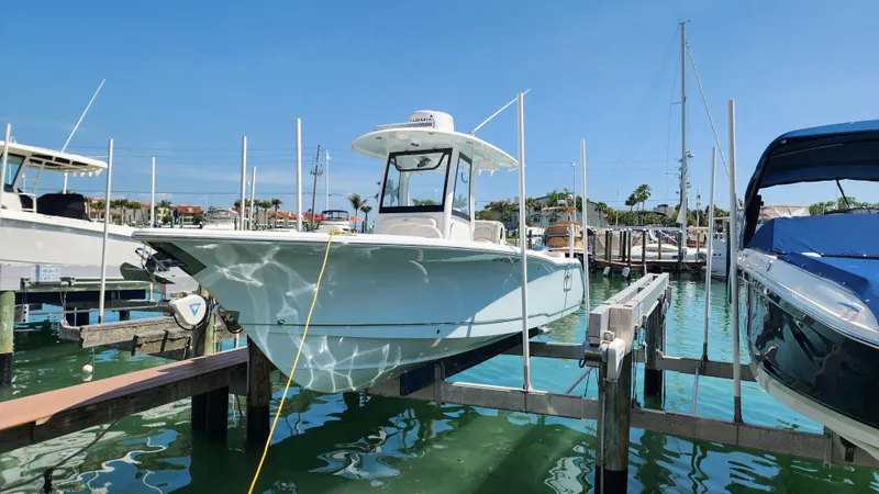 Slide: The Image of Sea Hunt Ultra 275se 2020 - 2