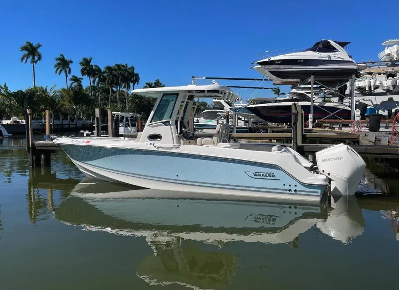 Slide: The Image of Boston Whaler 250 Outrage 2022 - 0