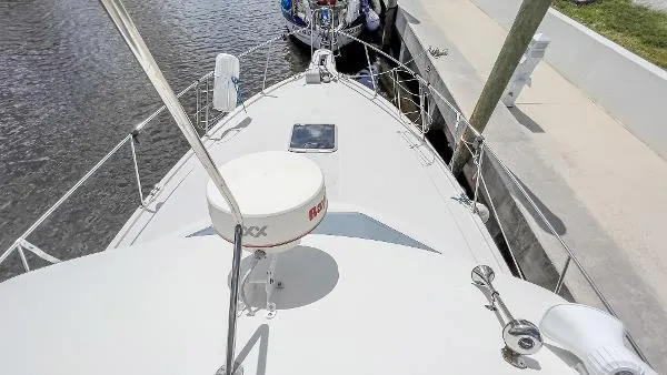 Slide: The Image of Carver Yachts 33 Flybridge Cruiser 1992 - 2