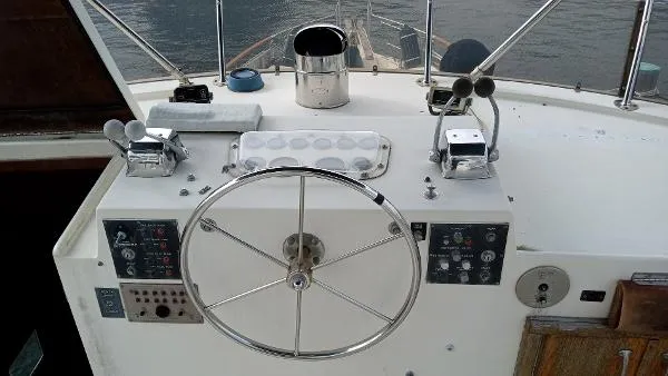 Slide: The Image of Hatteras 53 Motor Yacht 1986 - 11
