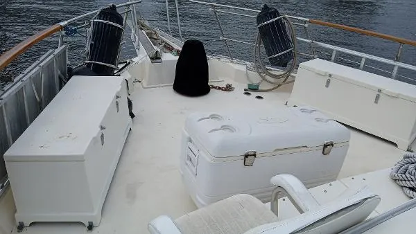 Slide: The Image of Hatteras 53 Motor Yacht 1986 - 8