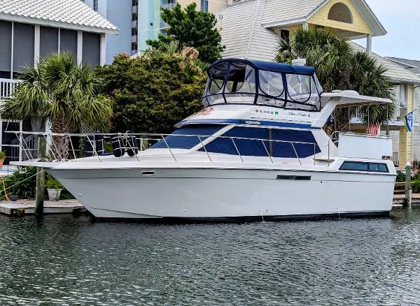 Slide: The Image of Chris-Craft 372 Catalina 1989 - 0