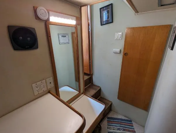 Slide: The Image of Chris-Craft 372 Catalina 1989 - 11