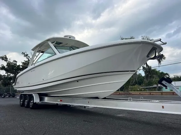Slide: The Image of Boston Whaler 320 Vantage 2019 - 7