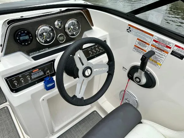 Slide: The Image of Bayliner DX 2050 2022 - 5