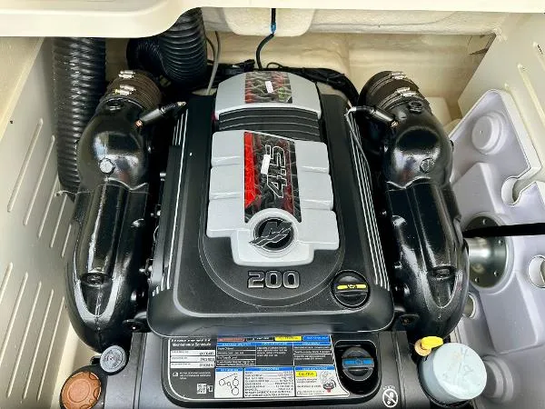 Slide: The Image of Bayliner DX 2050 2022 - 9