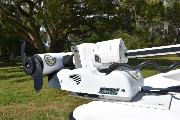 Slide: The Image of Shearwater 25LTZ 2017 - 2