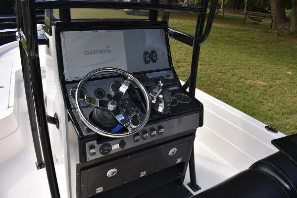 Slide: The Image of Shearwater 25LTZ 2017 - 4