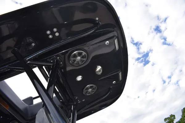 Slide: The Image of Shearwater 25LTZ 2017 - 9