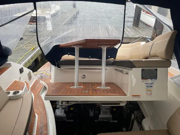 Slide: The Image of Sea Ray 350 Sundancer Coupe 2017 - 7